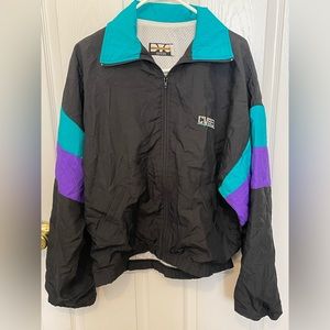 Used/thrifted windbreaker. In great condition!